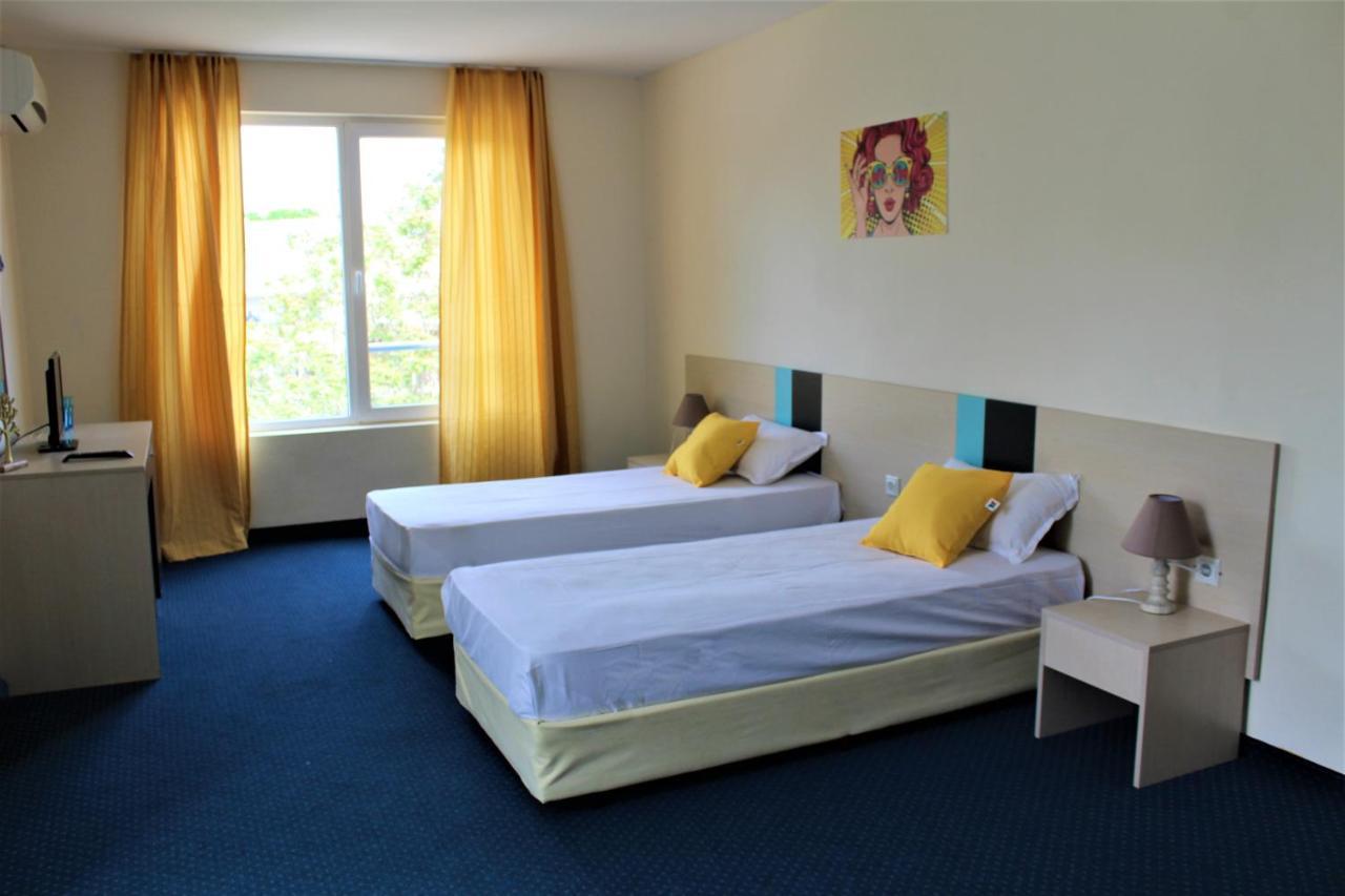 Pop Art Hotel พรีมอร์สโก ภายนอก รูปภาพ